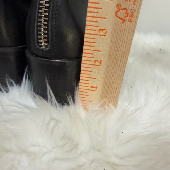 Steve Madden size 7 conspire Studded Black leather Ankle Boots - Picture 5 of 7